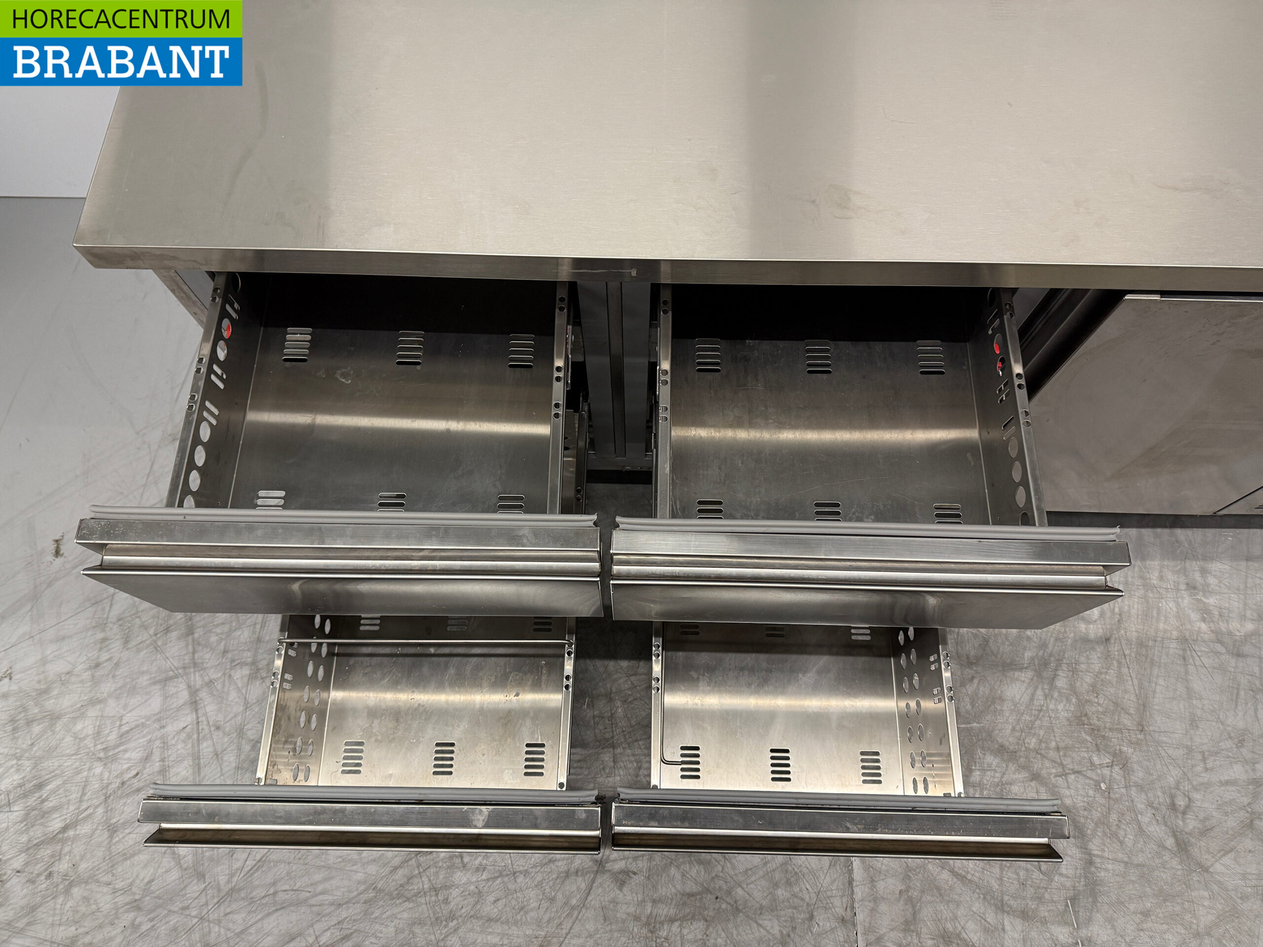 RVS Marecos Koelwerkbank 4 Laden en 1 Deur 200 cm 230V Horeca - Afbeelding 4