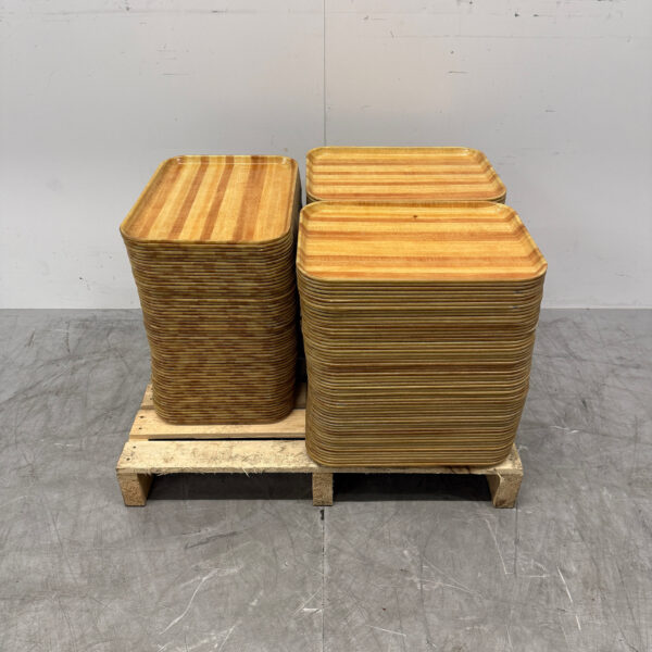 Partij Cambro Camtrays Dienbladen 160 stuks Horeca