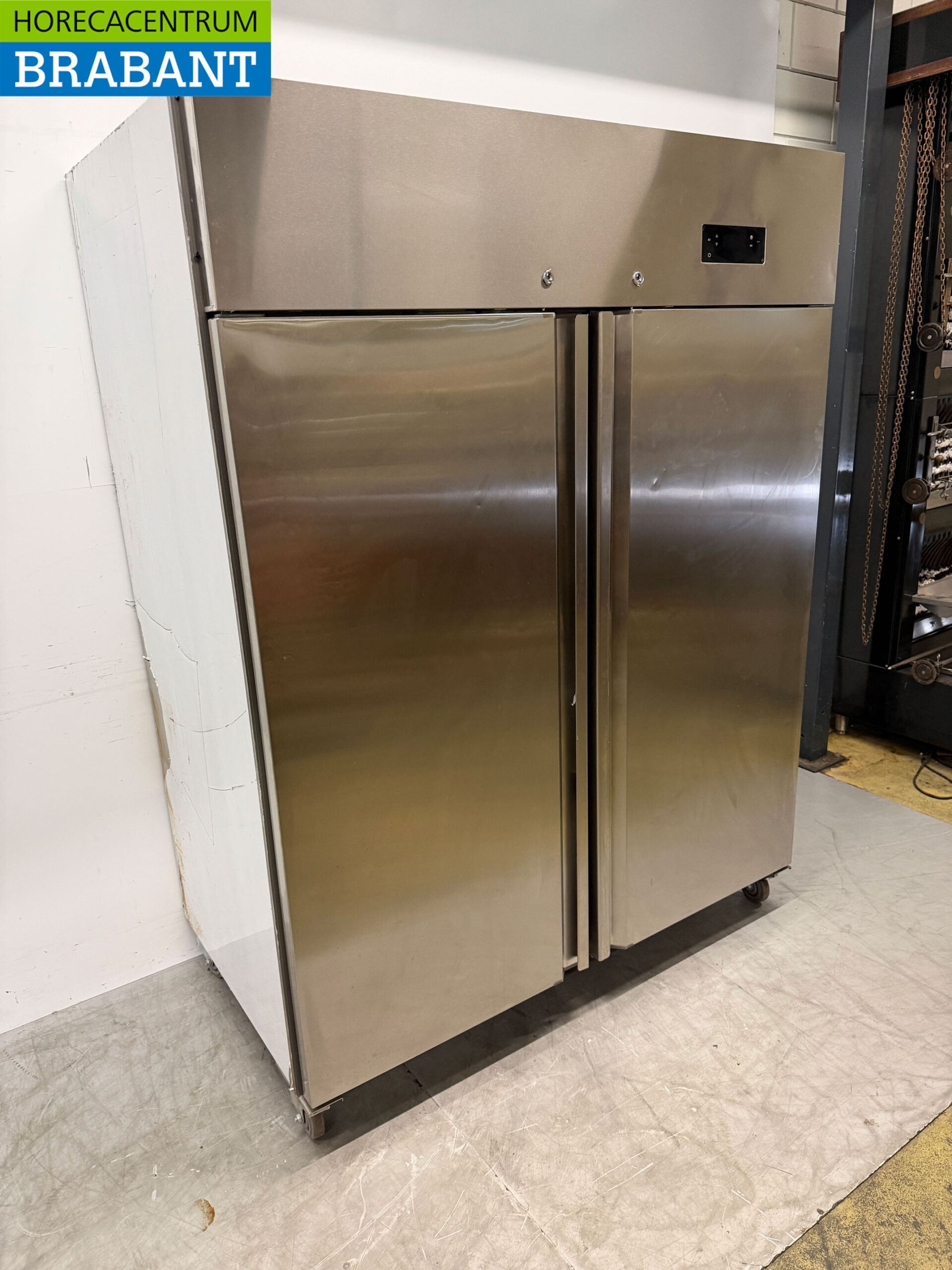 RVS HCB Verrijdbare Dubbeldeurs 2-deurs Vriezer Vrieskast Monoblock 1350 liter 230V Horeca - Afbeelding 3