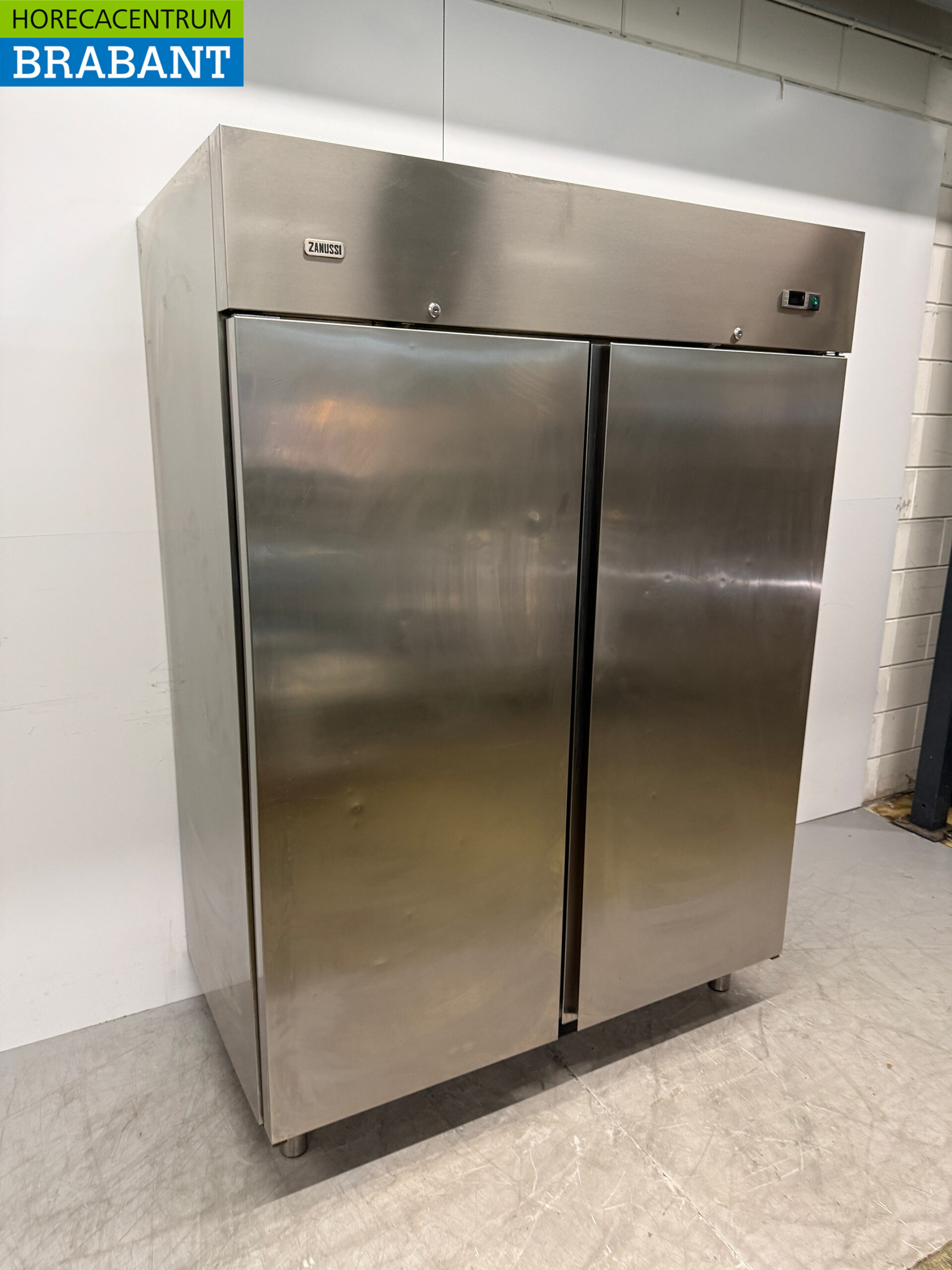 RVS Zanussi Dubbeldeurs Koeling 1400 liter 230V Horeca - Afbeelding 3