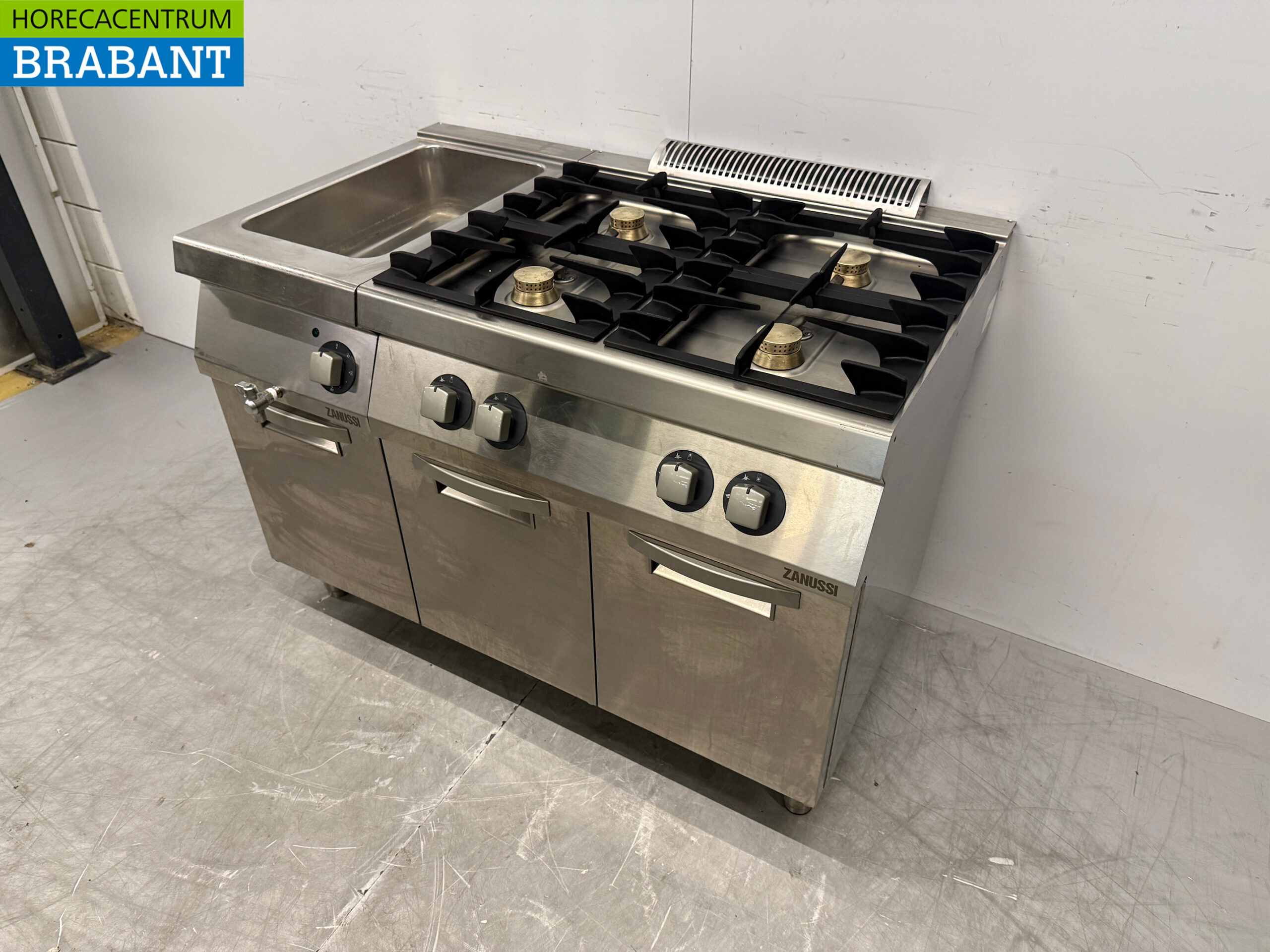 RVS Zanussi 4 Pits Fornuis met Bain Marie 1 x 1/1 GN GAS + 230V Horeca - Afbeelding 2