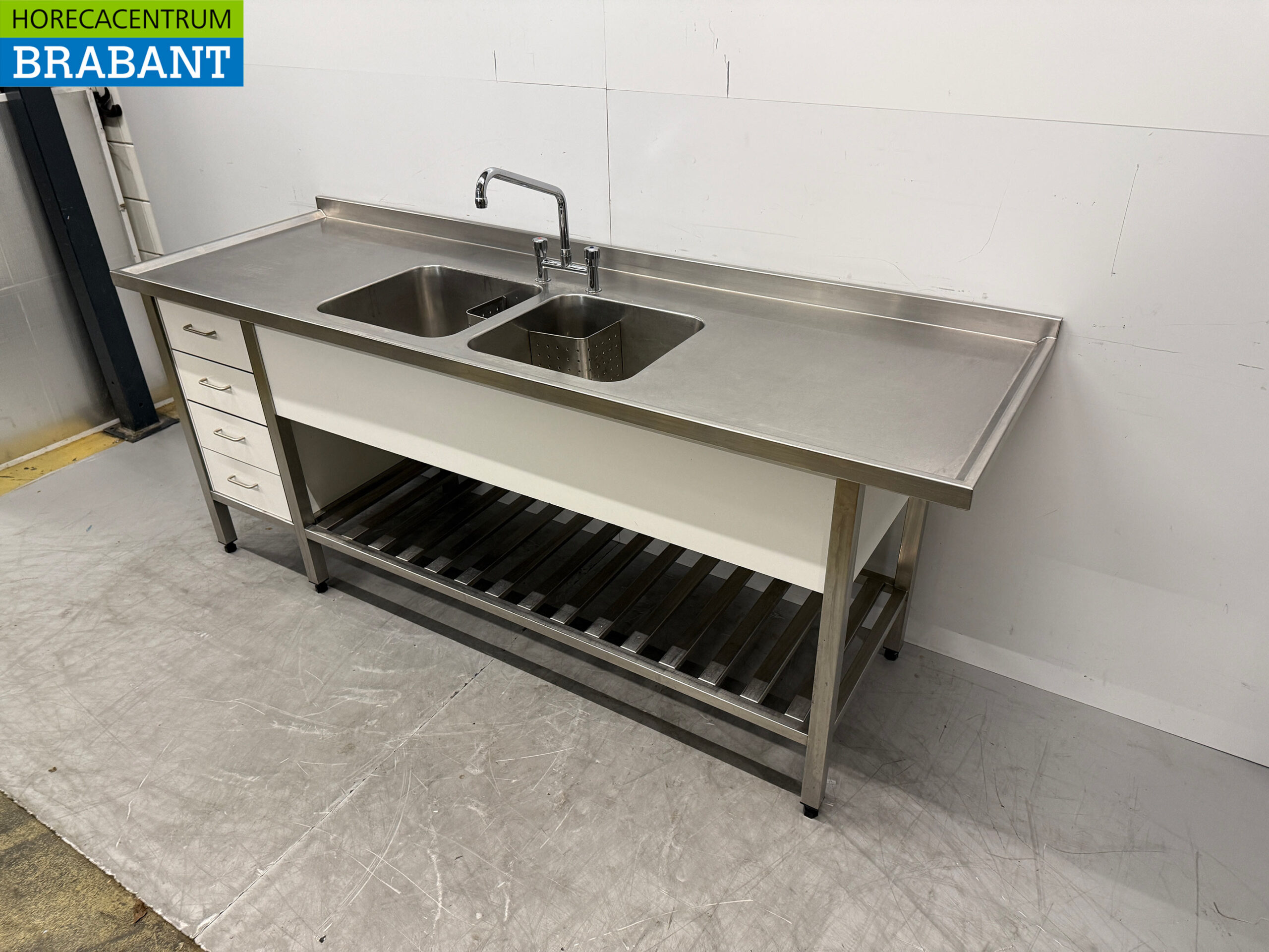 RVS Spoeltafel Dubbele Spoelbakken met kraan 215 x 70 x 90 cm Horeca - Afbeelding 2