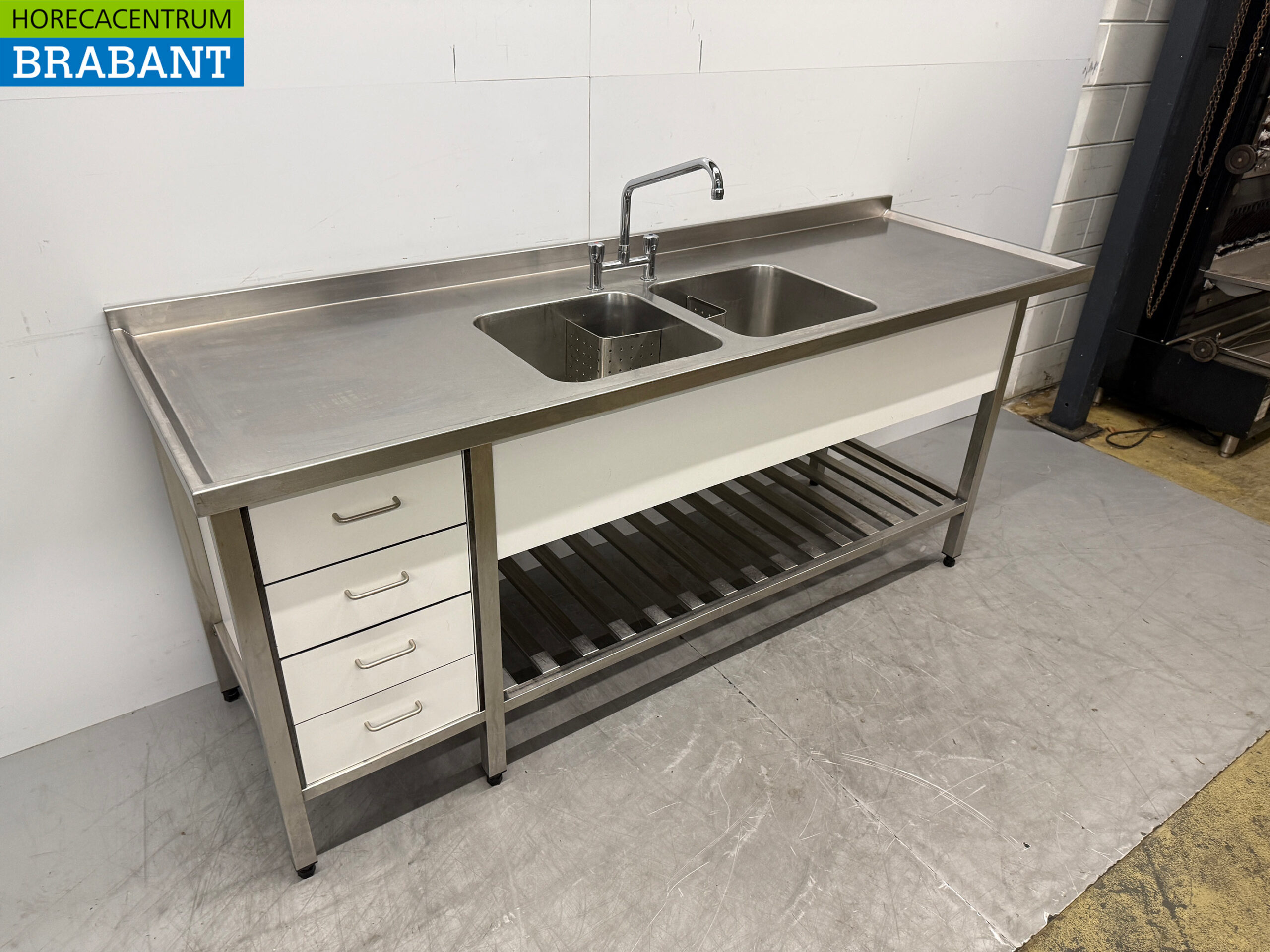 RVS Spoeltafel Dubbele Spoelbakken met kraan 215 x 70 x 90 cm Horeca - Afbeelding 3