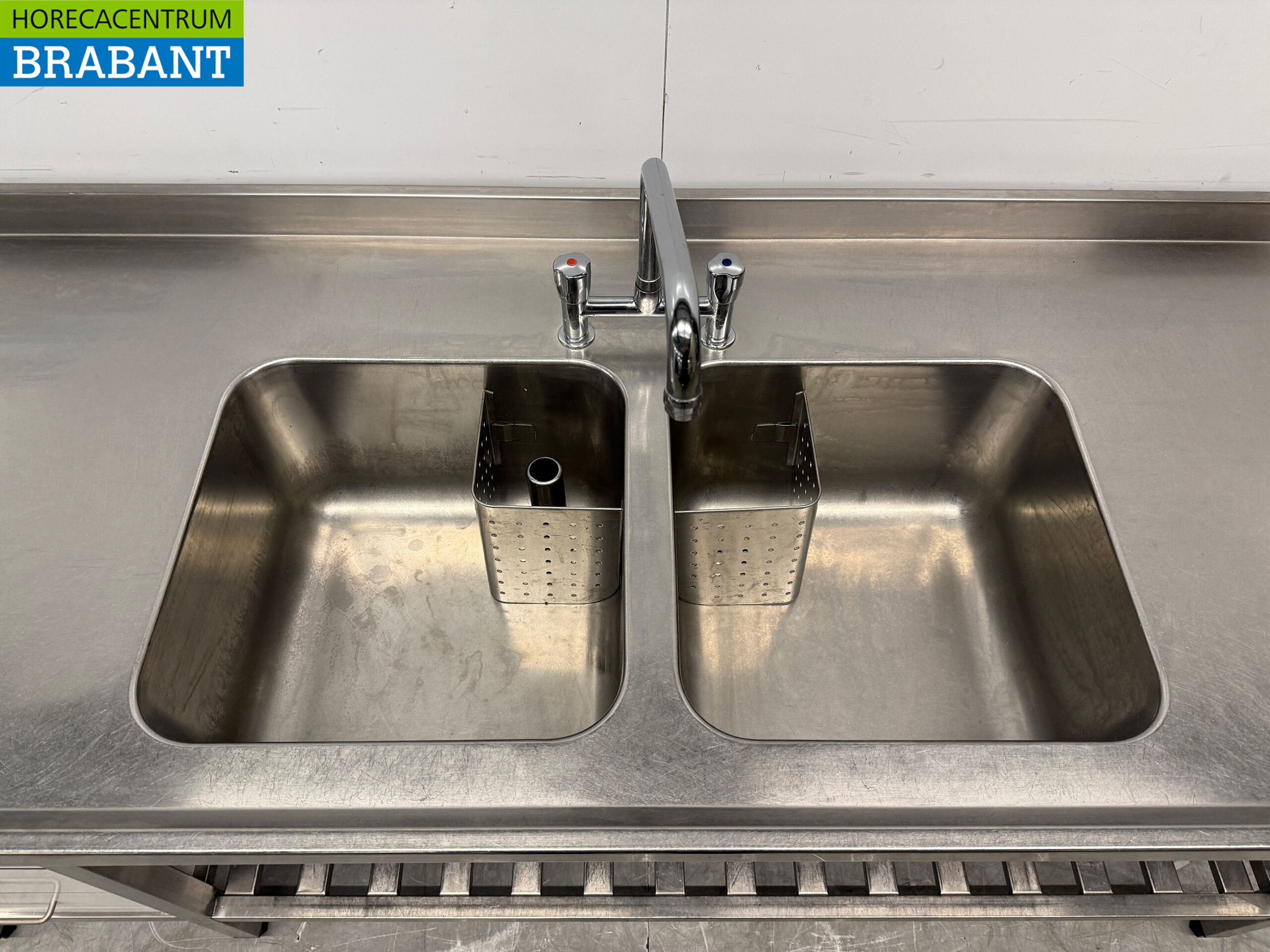 RVS Spoeltafel Dubbele Spoelbakken met kraan 215 x 70 x 90 cm Horeca - Afbeelding 4