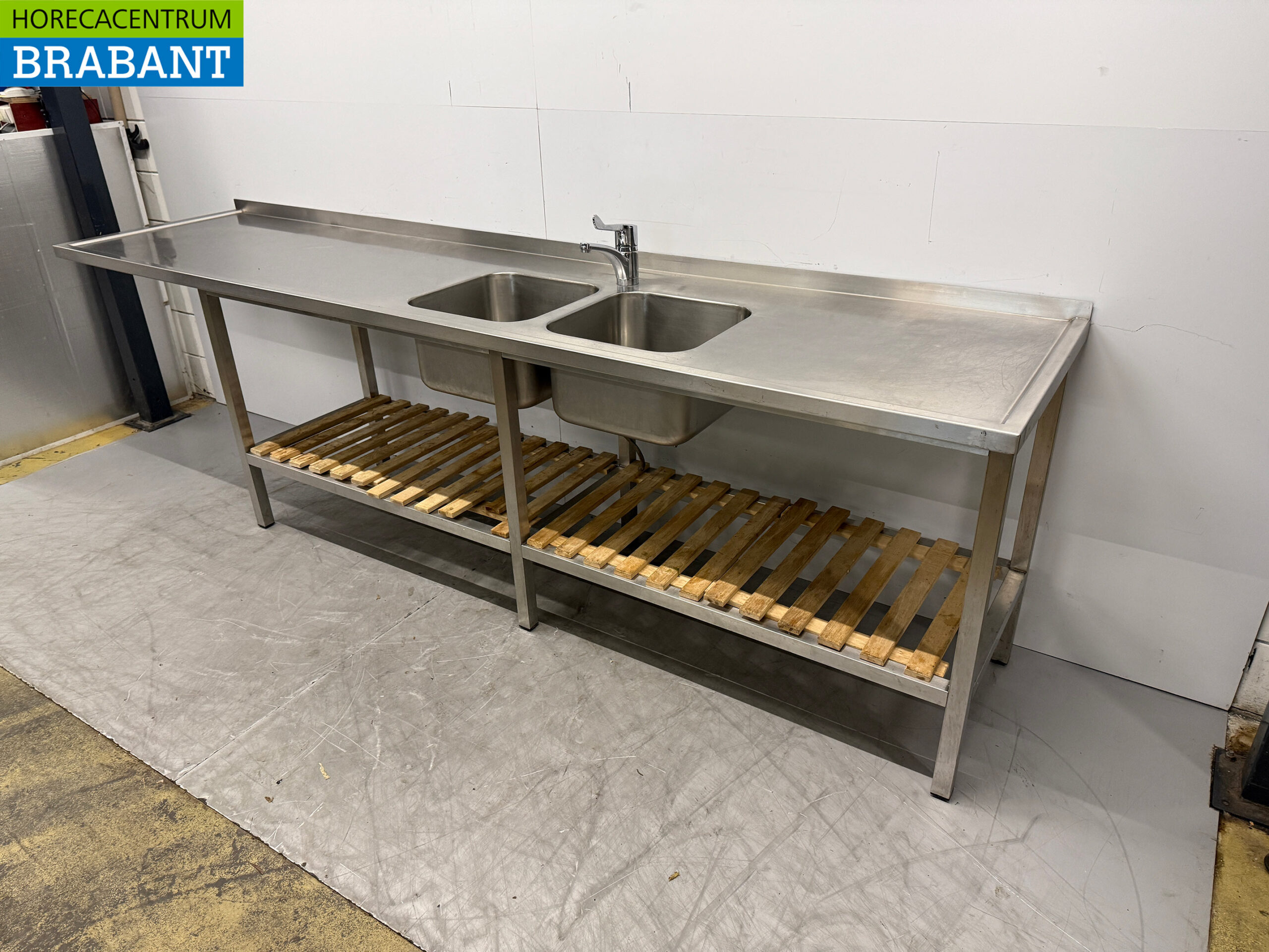 RVS Spoeltafel Dubbele Spoelbakken en kraan 305 x 70 x 91 cm Horeca - Afbeelding 2
