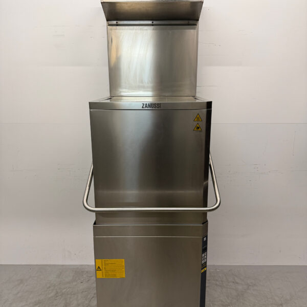 RVS Zanussi Doorschuifvaatwasser met afvoerpomp en wasemcondenskap 400V Horeca
