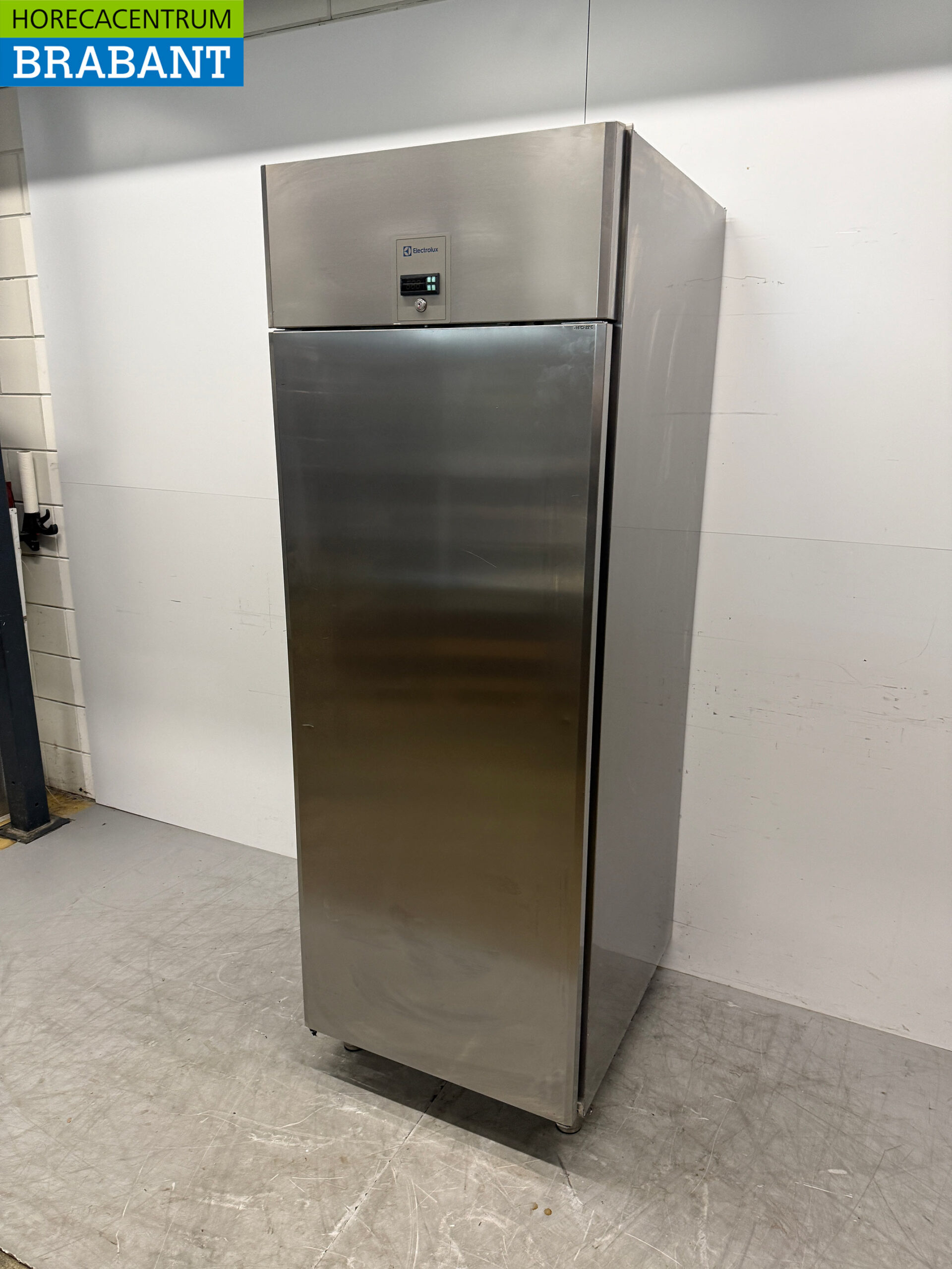 RVS Electrolux Vriezer 670 liter 230V Horeca - Afbeelding 2