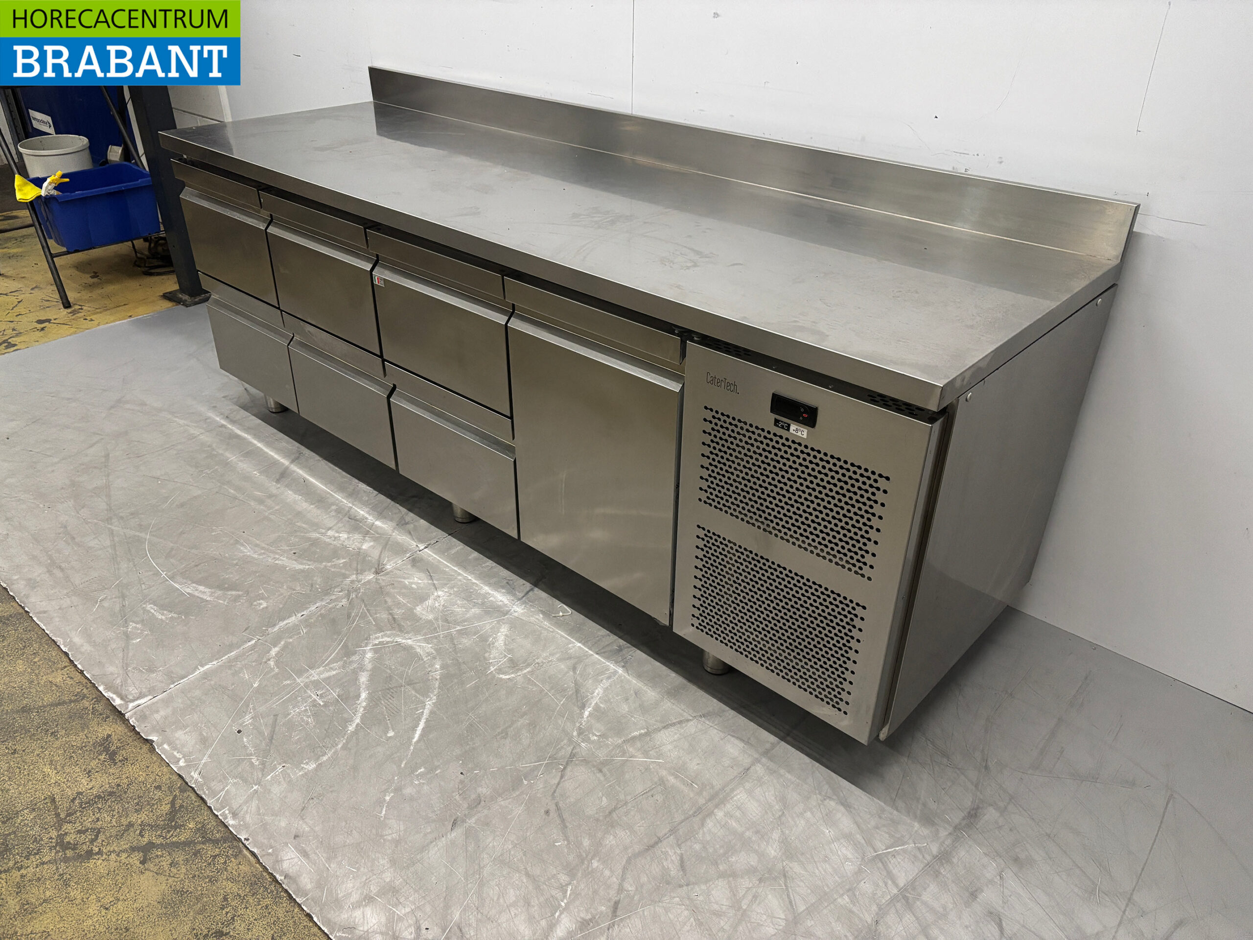 RVS Desco Koelwerkbank 6 laden 1 deur 225 cm 230V Horeca - Afbeelding 2