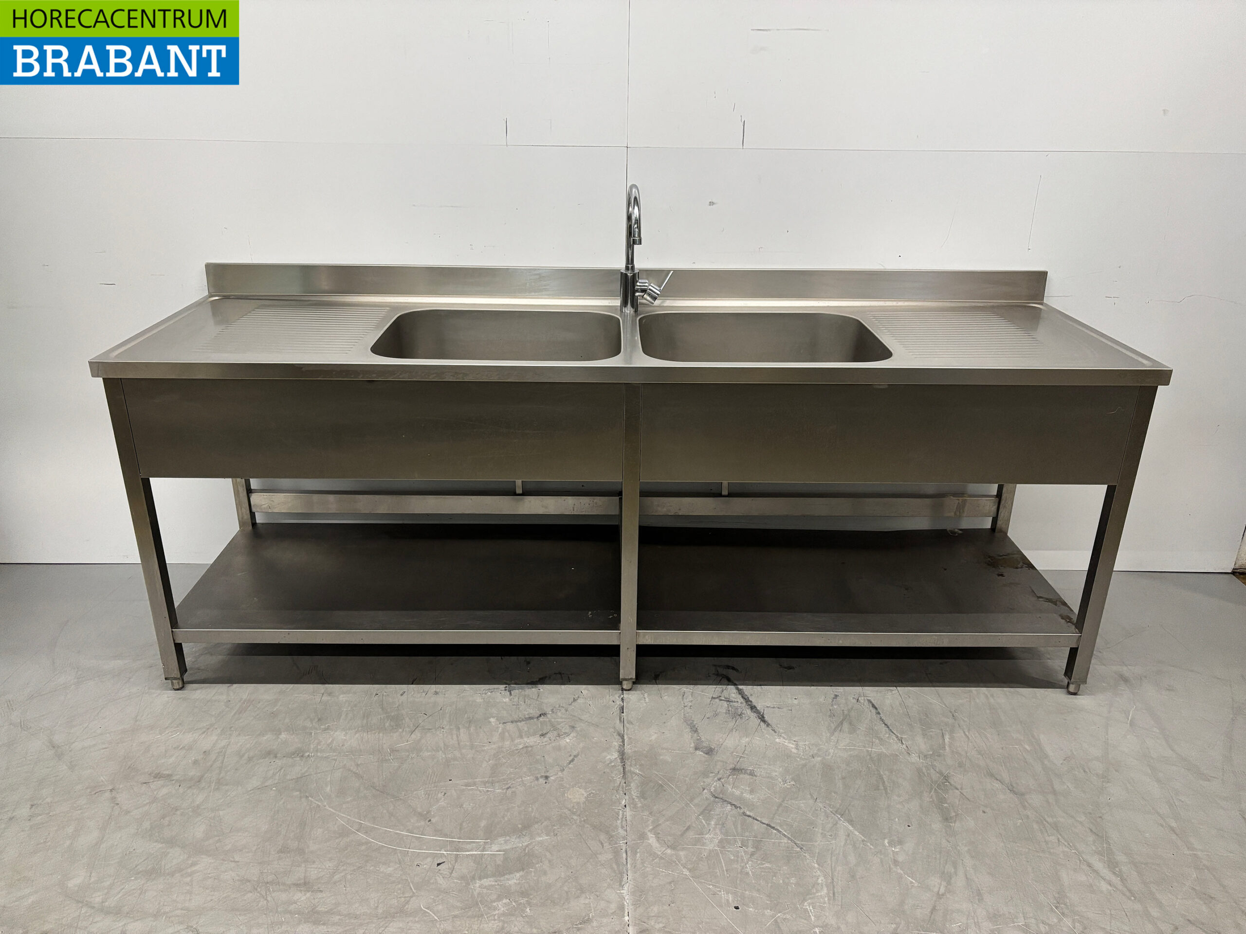 RVS Spoeltafel Dubbele Spoelbakken met kraan 240 x 70 x 87 cm Horeca