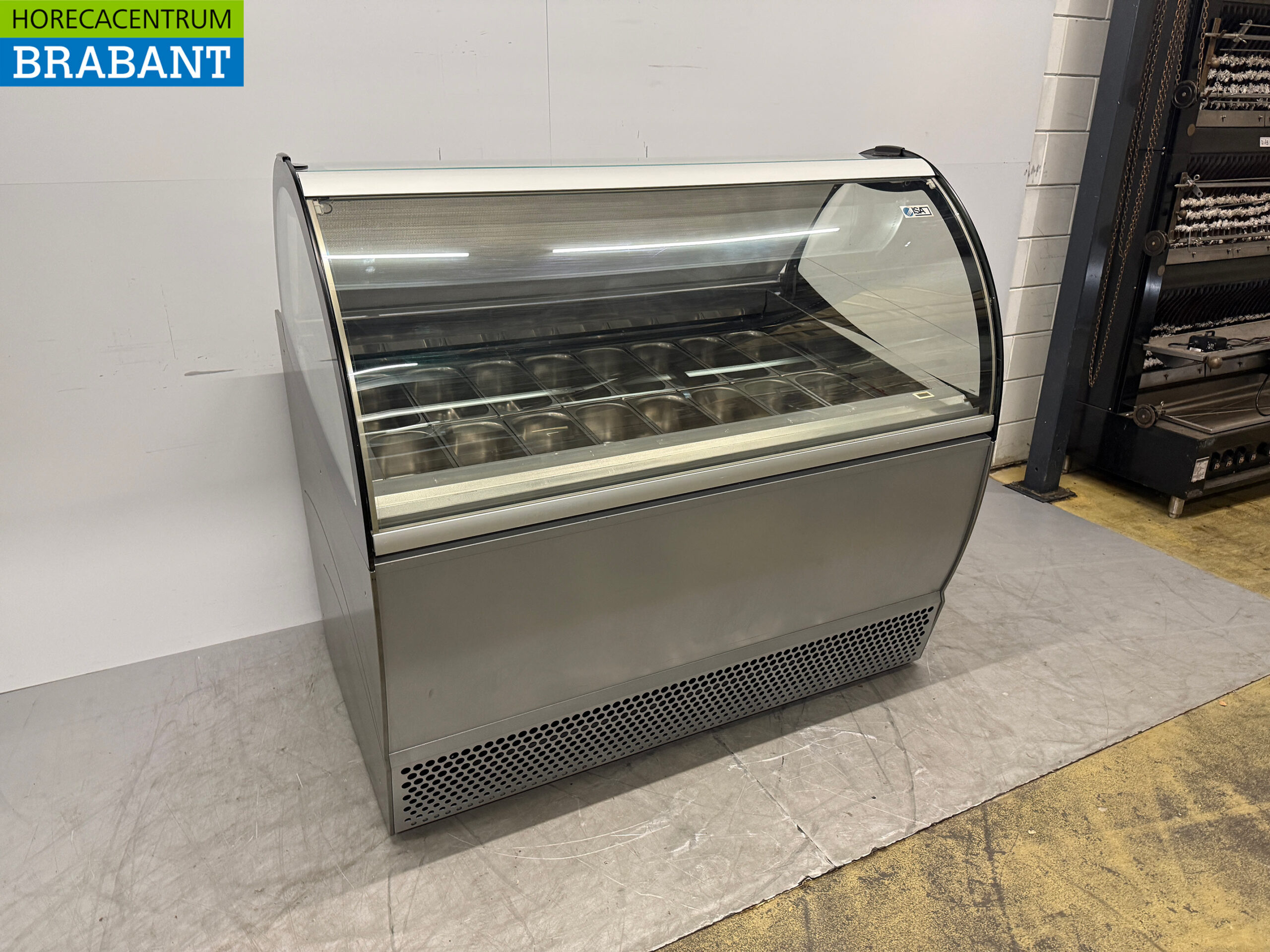 ISA Schepijsvitrine Ijsvitrine 16 x 5 liter bak 150,5 cm 230V Horeca - Afbeelding 2