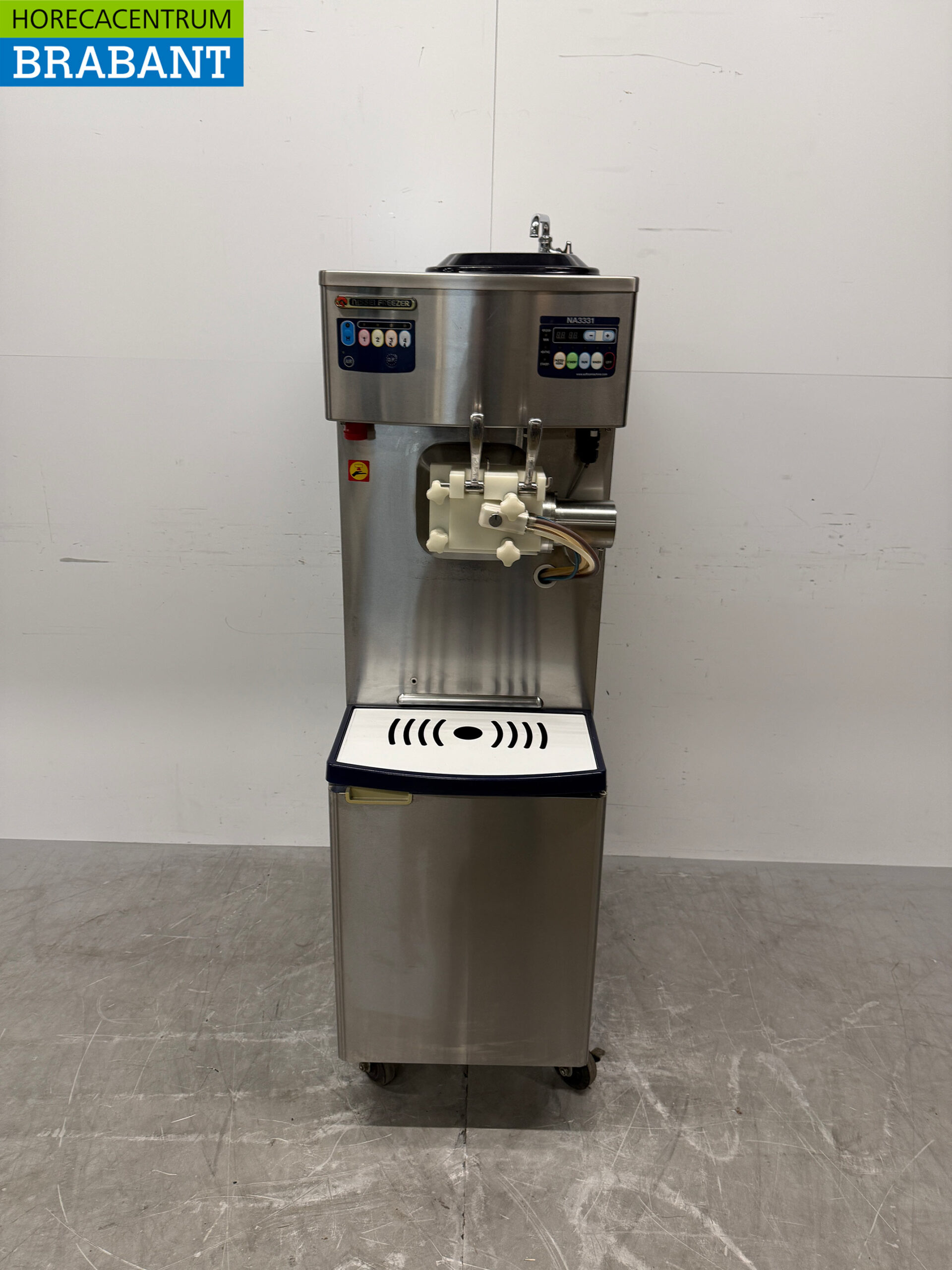 RVS Nissei NA3331 Softijsmachine met milkshakefunctie 400V Horeca