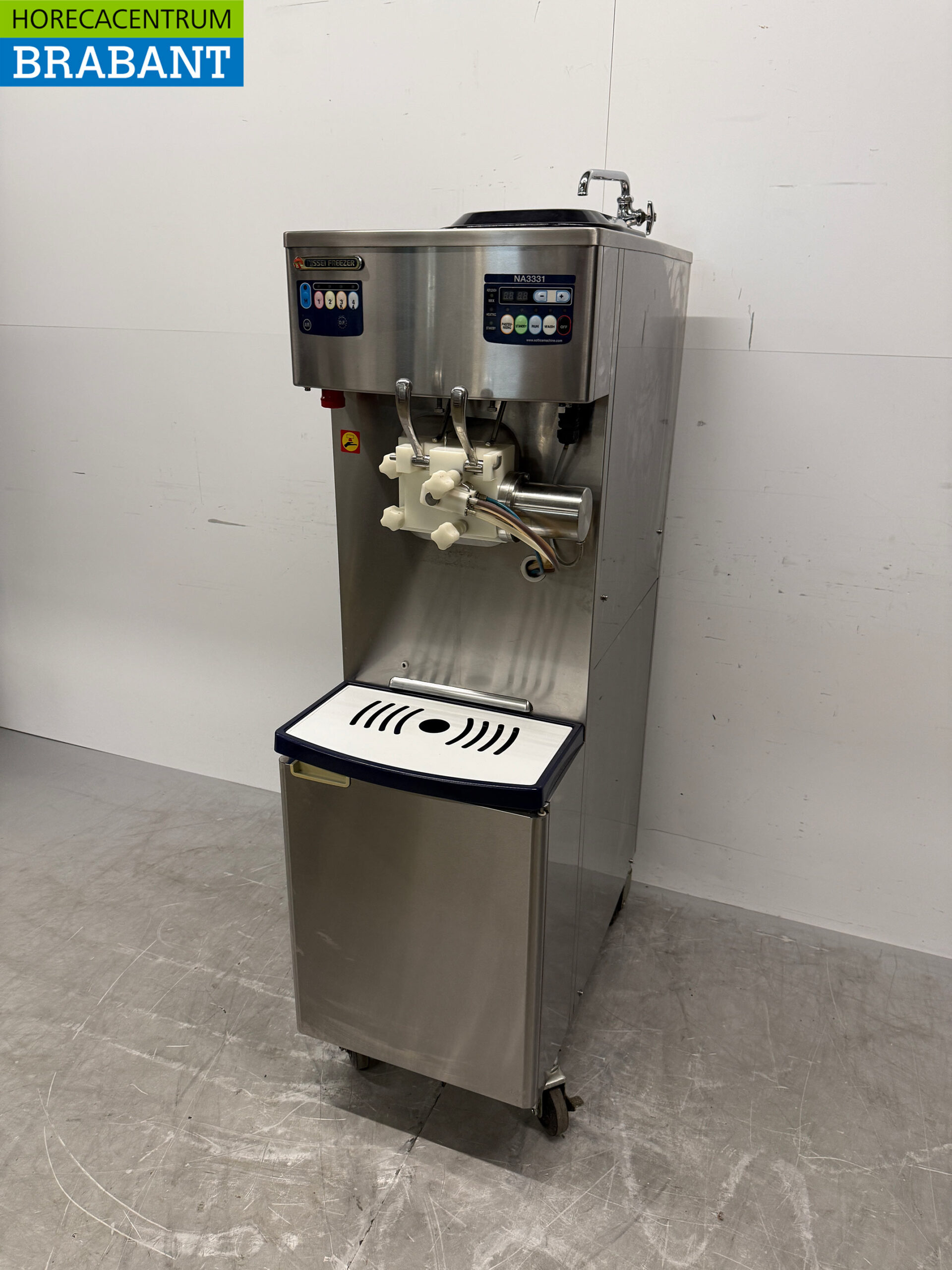 RVS Nissei NA3331 Softijsmachine met milkshakefunctie 400V Horeca - Afbeelding 2