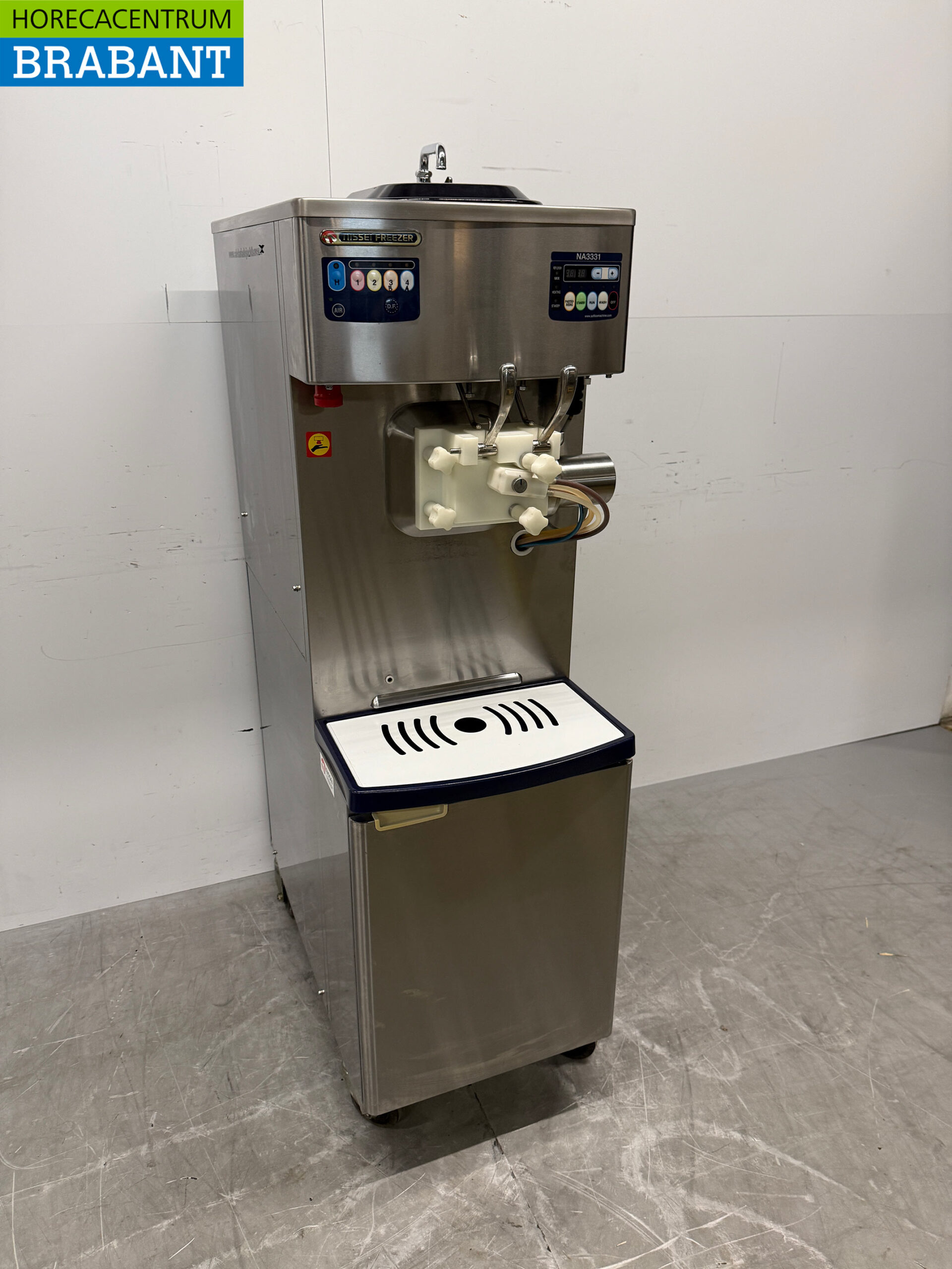 RVS Nissei NA3331 Softijsmachine met milkshakefunctie 400V Horeca - Afbeelding 3