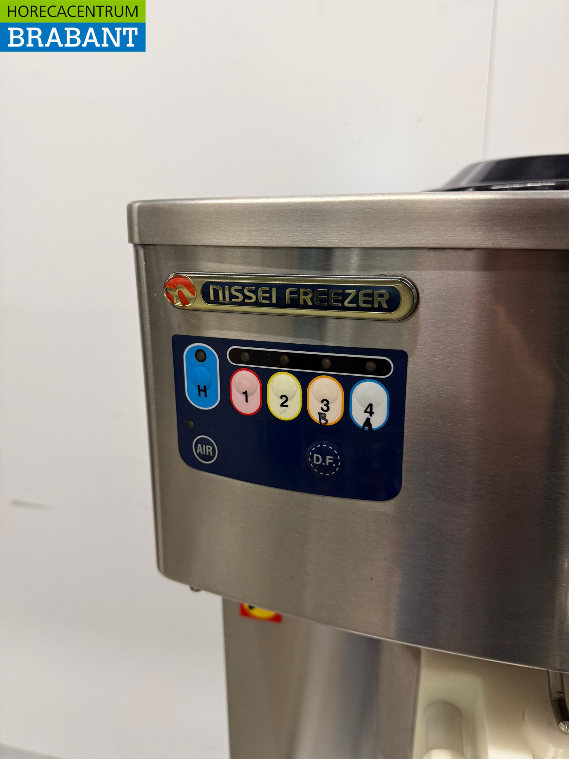 RVS Nissei NA3331 Softijsmachine met milkshakefunctie 400V Horeca - Afbeelding 5
