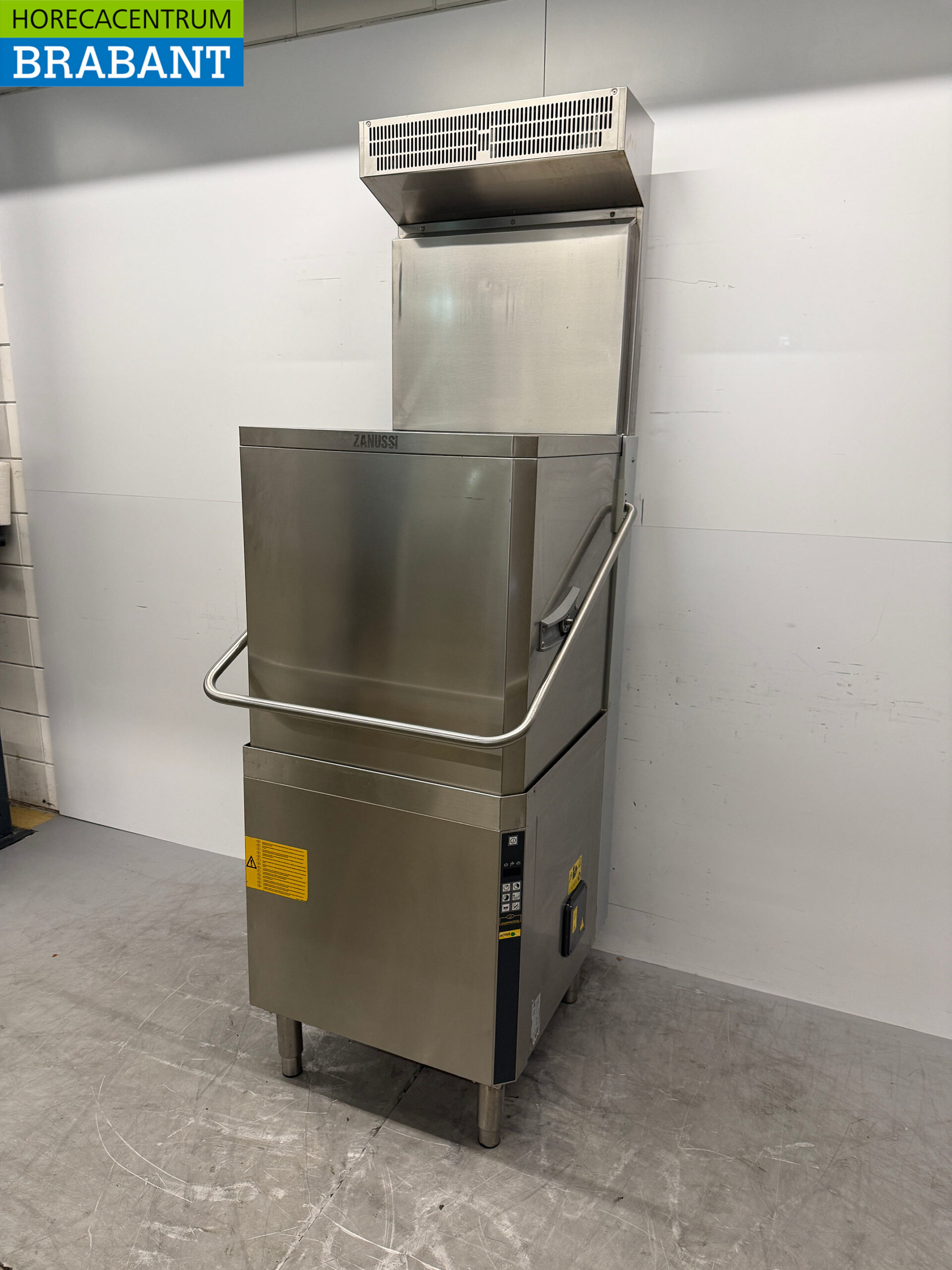 RVS Zanussi Doorschuifvaatwasser met Warmte Terugwinning en afvoerpomp 400V Horeca - Afbeelding 2