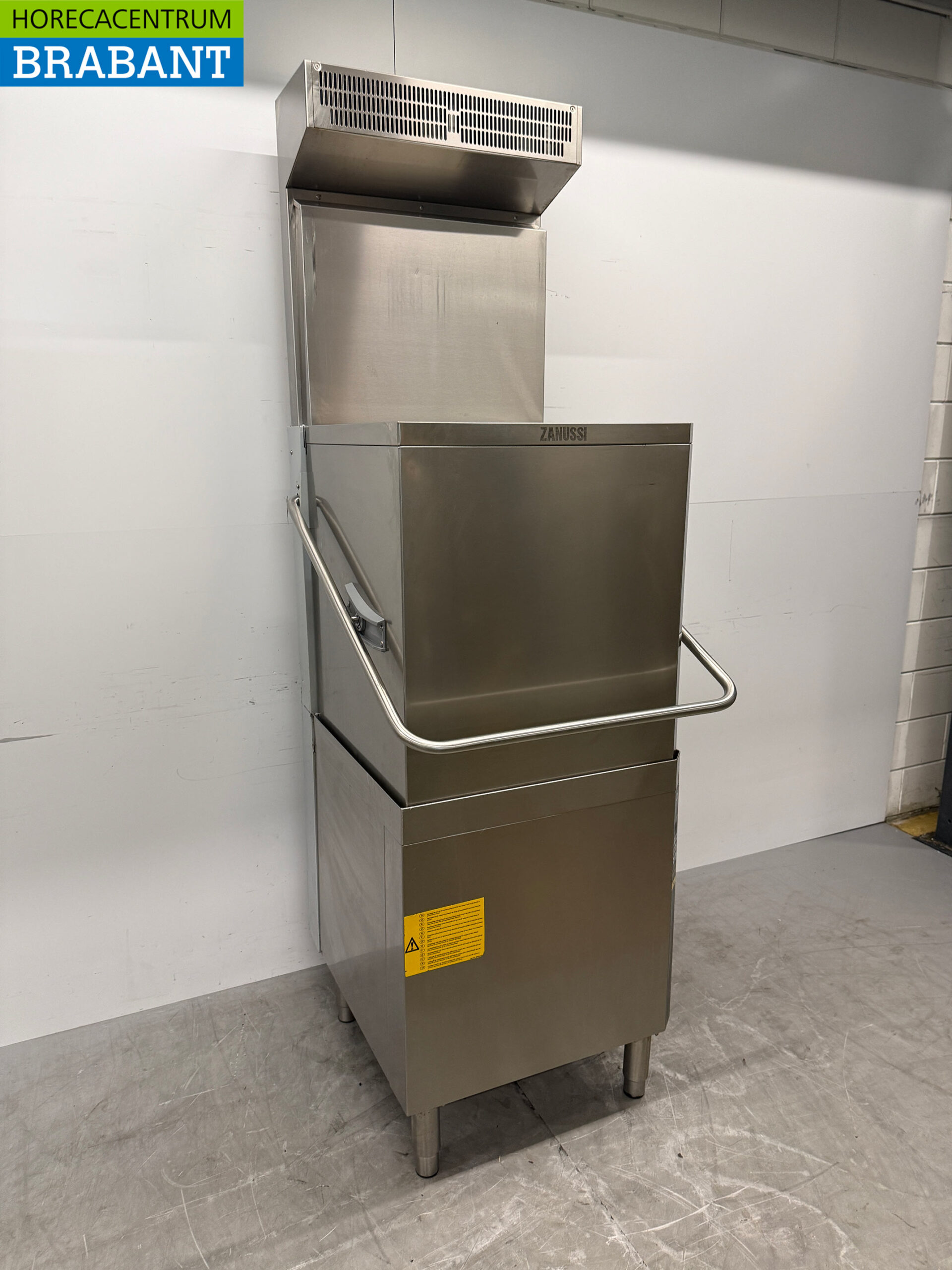 RVS Zanussi Doorschuifvaatwasser met Warmte Terugwinning en afvoerpomp 400V Horeca - Afbeelding 3