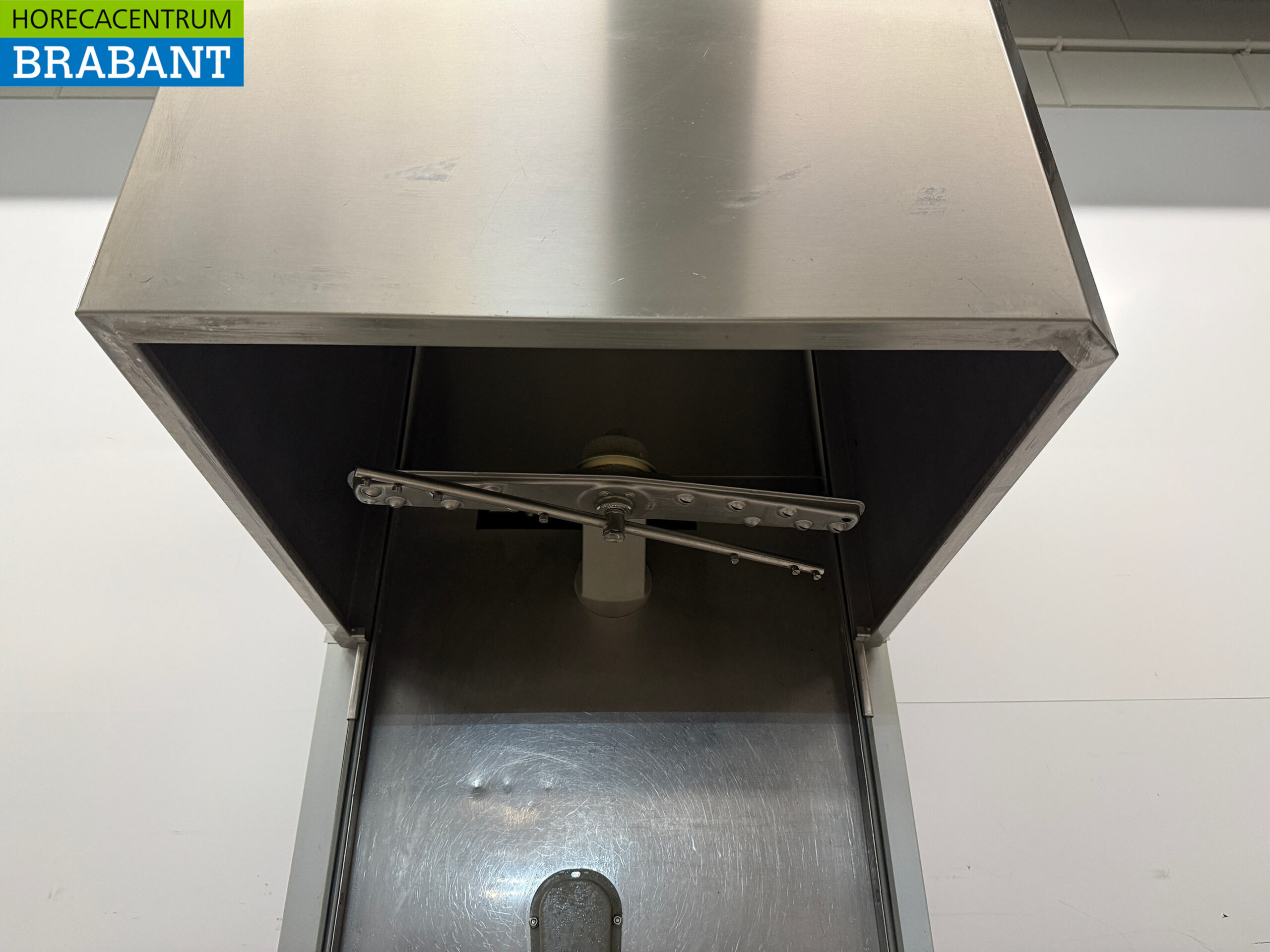 RVS Zanussi Doorschuifvaatwasser met Warmte Terugwinning en afvoerpomp 400V Horeca - Afbeelding 5