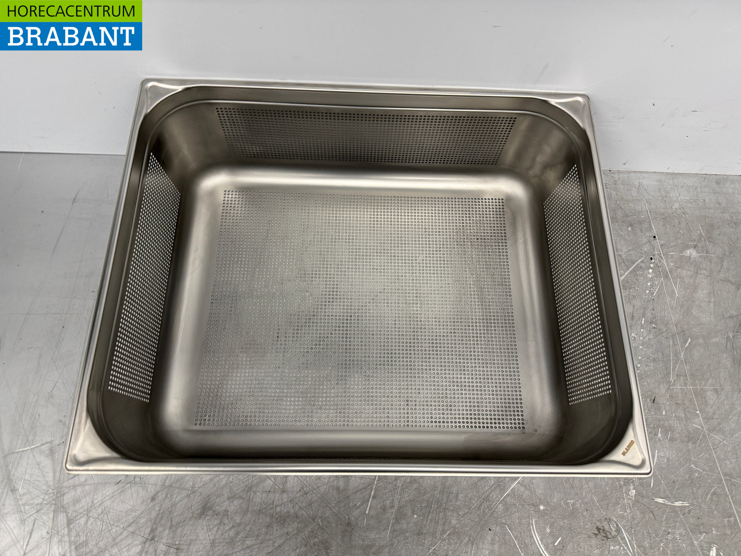 RVS Blanco 2/1 GN - Gastronorm Bak Geperforeerd 200 mm Horeca - Afbeelding 4