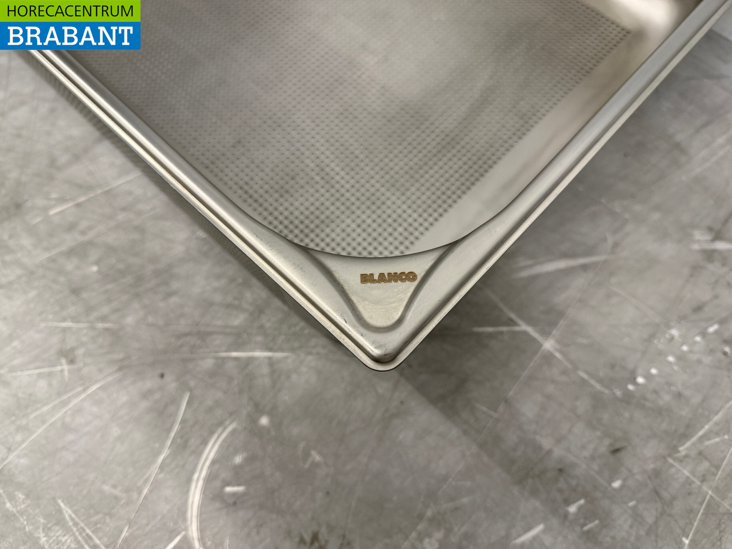 RVS Blanco 2/1 GN - Gastronorm Bak Geperforeerd 200 mm Horeca - Afbeelding 5