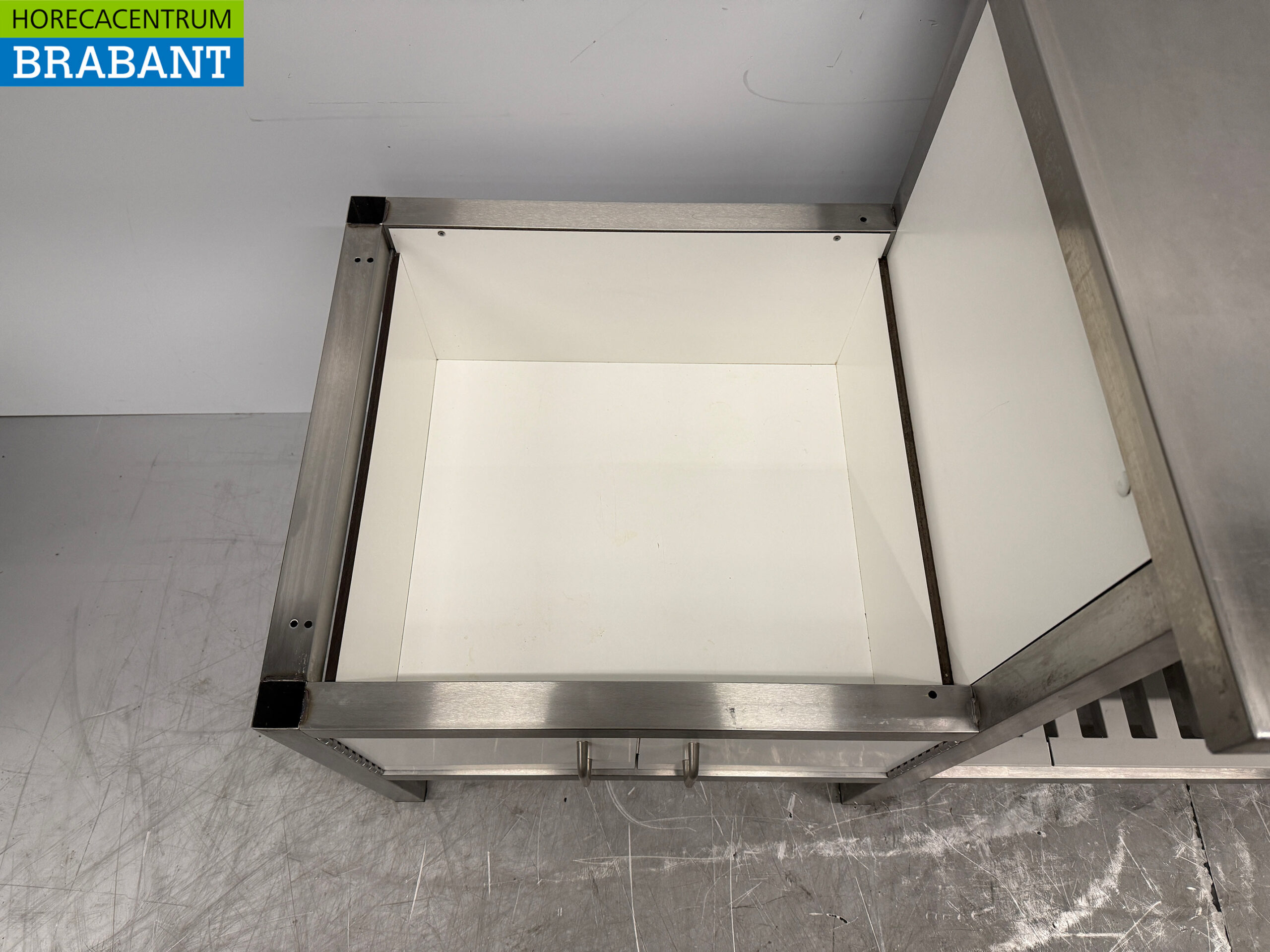RVS Werkkast Kast met 4 Deuren 196,5 x 70 x 89 cm GAS Horeca - Afbeelding 4