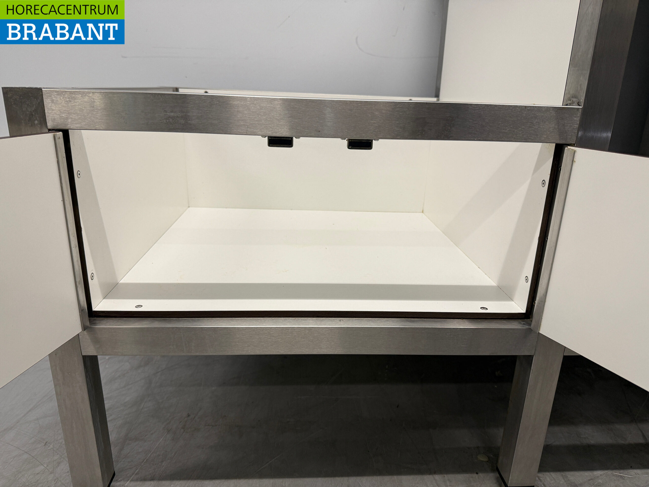 RVS Werkkast Kast met 4 Deuren 196,5 x 70 x 89 cm GAS Horeca - Afbeelding 5