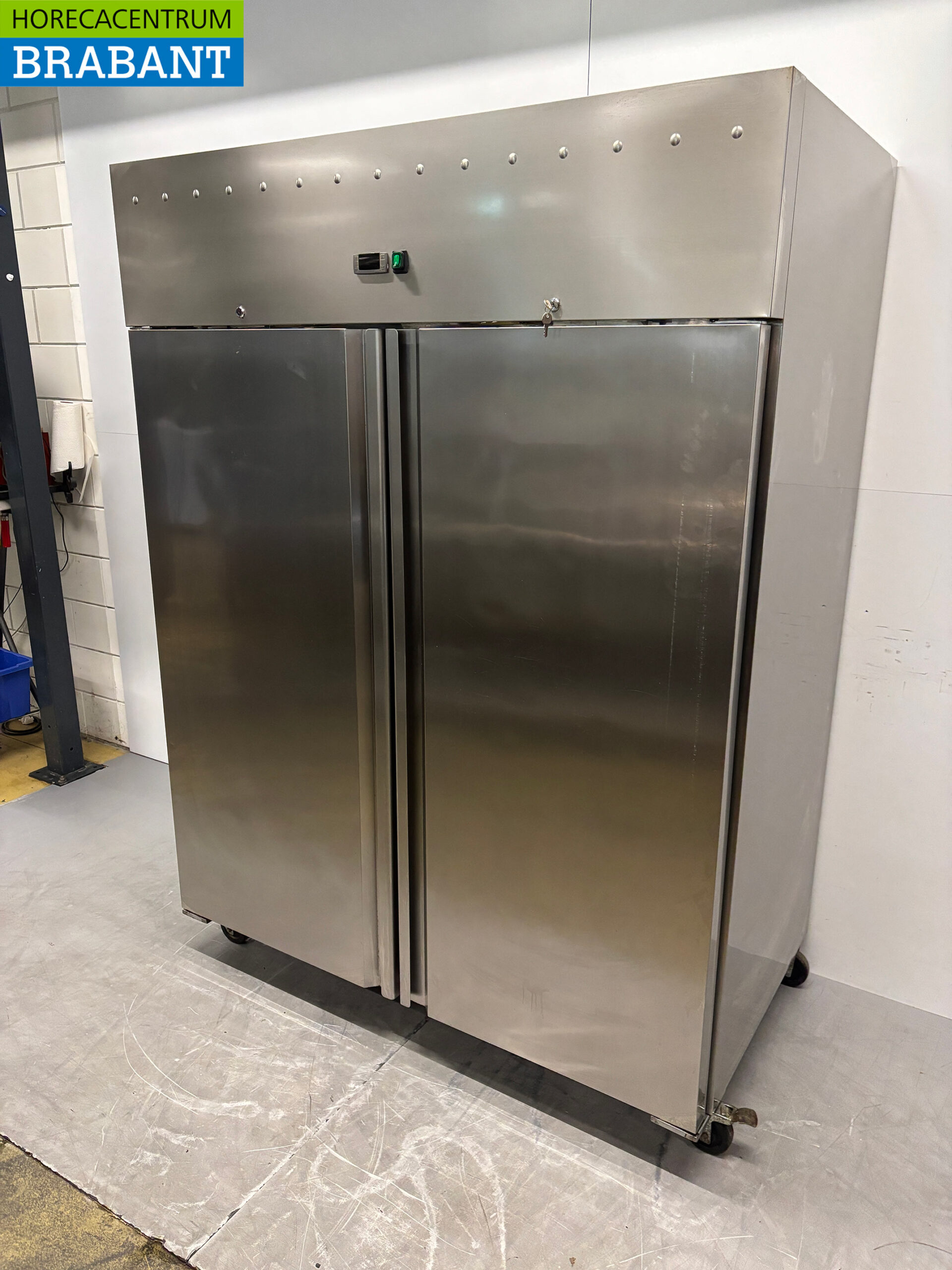 RVS Dubbeldeurs Koeling 1400 liter 230V Horeca - Afbeelding 2