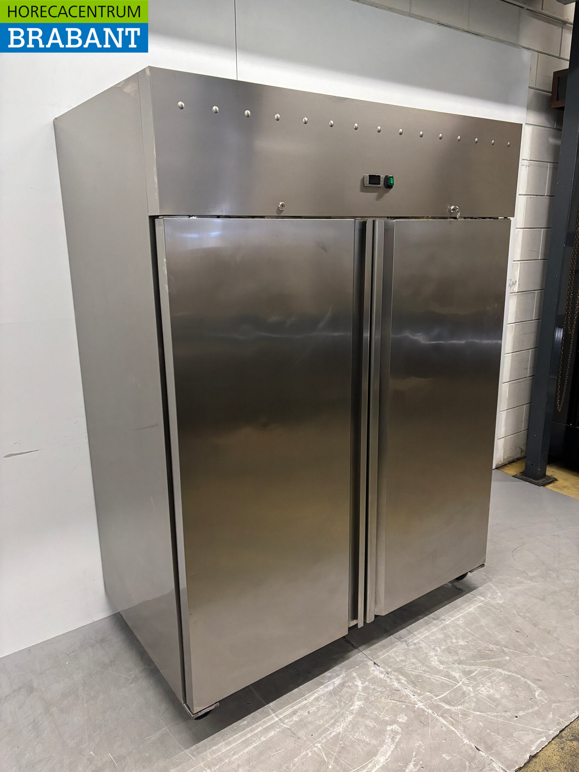 RVS Dubbeldeurs Koeling 1400 liter 230V Horeca - Afbeelding 3