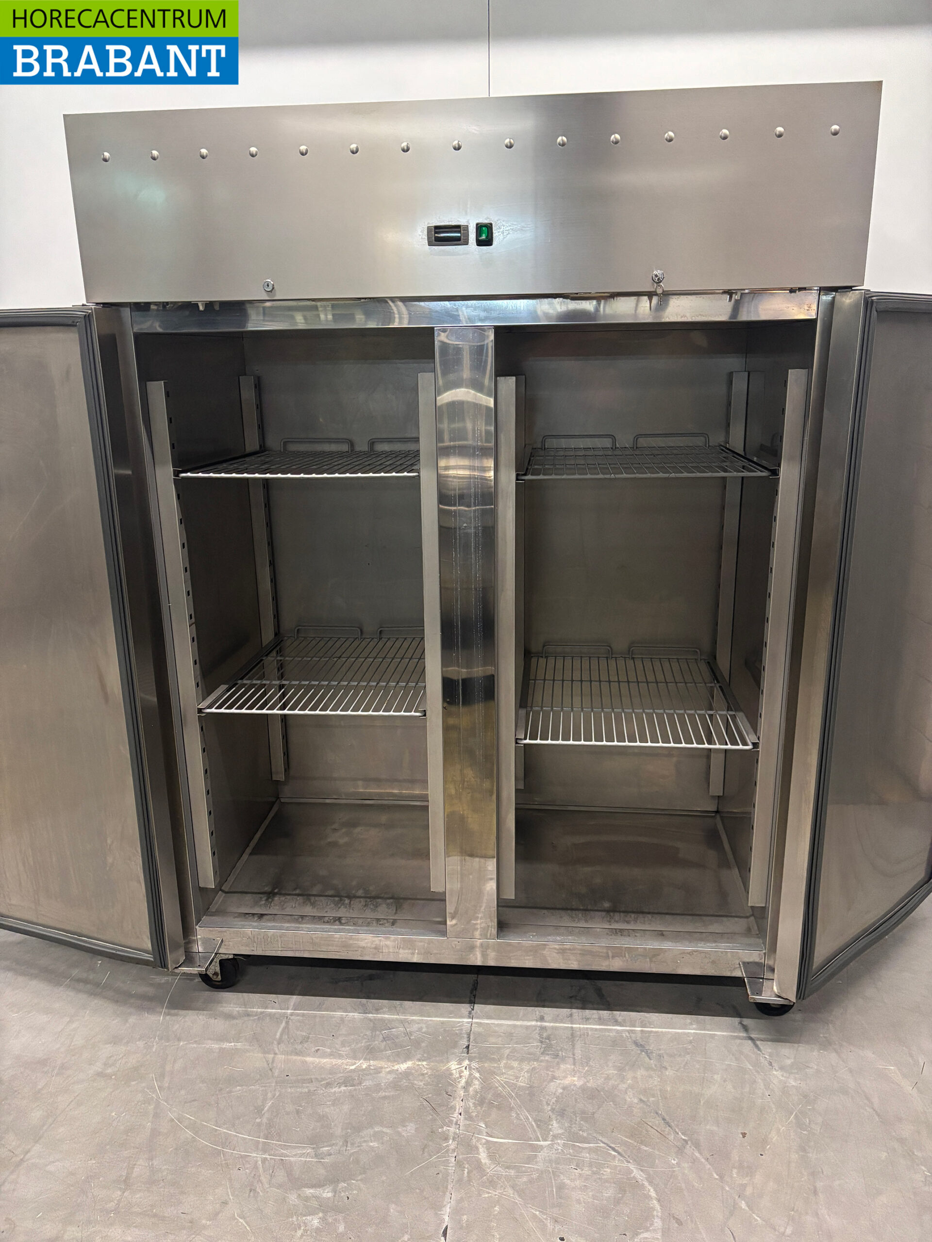 RVS Dubbeldeurs Koeling 1400 liter 230V Horeca - Afbeelding 4