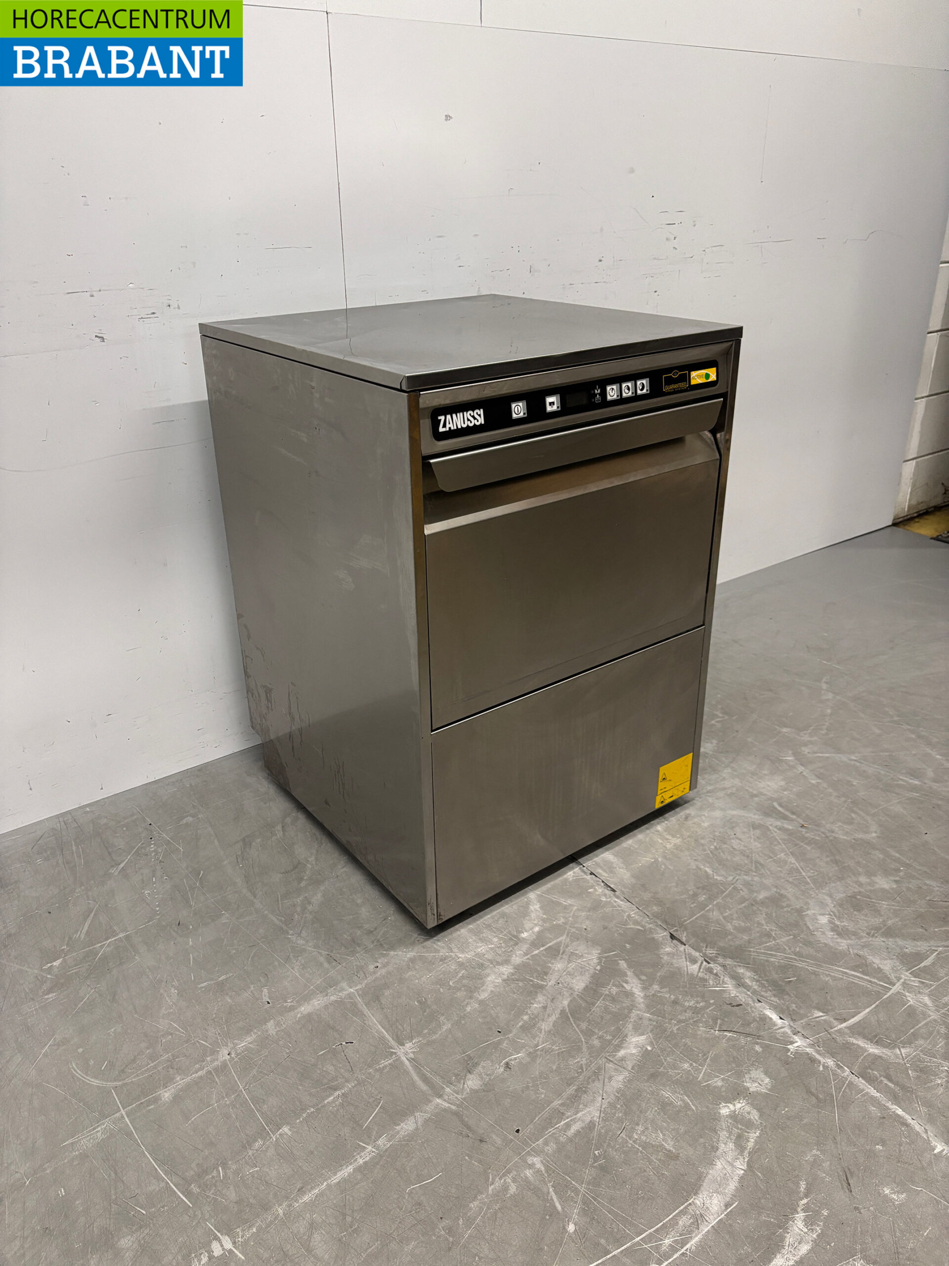 RVS Zanussi Vaatwasser met afvoerpomp 400V Horeca - Afbeelding 3