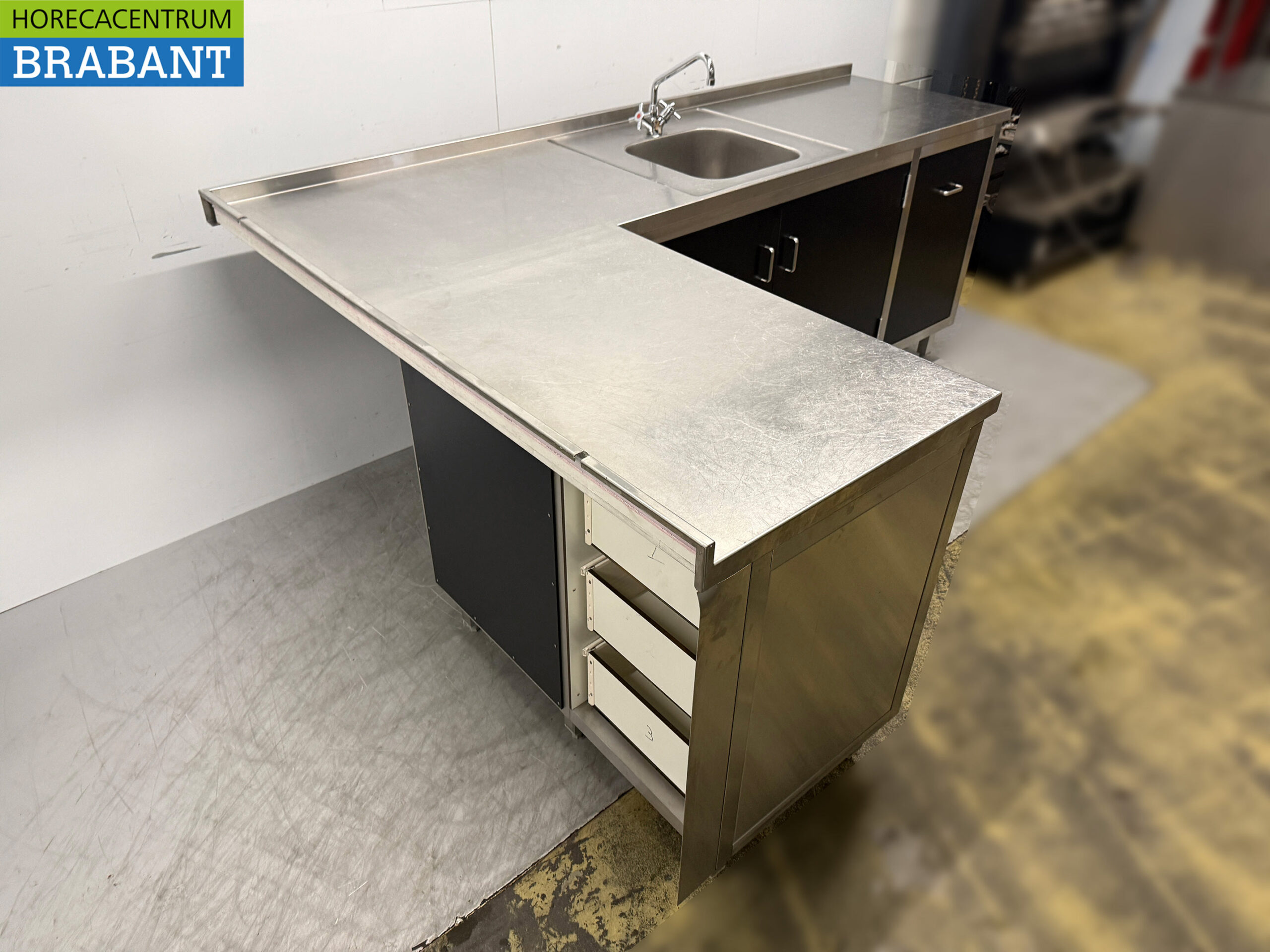RVS Spoeltafel met klapdeuren en lades 245 x 170 x 95 cm Horeca - Afbeelding 3