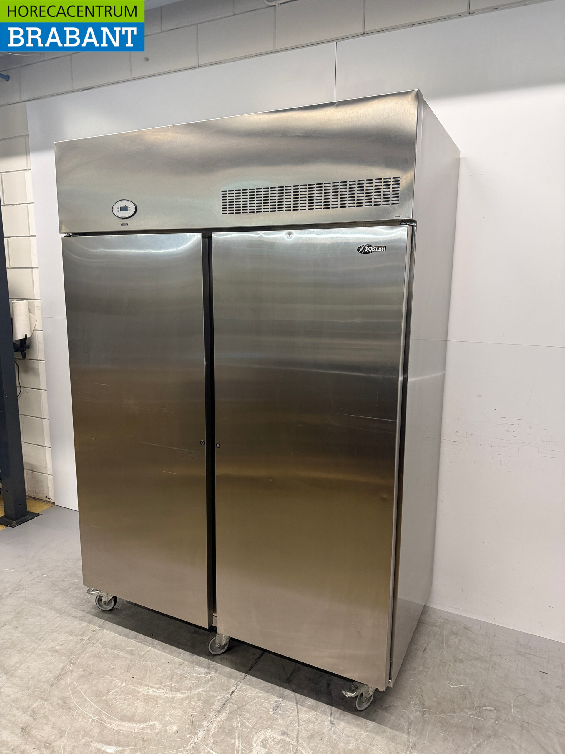 RVS Foster Verrijdbare Dubbeldeurs Vriezer 1350 liter 230V Horeca - Afbeelding 2