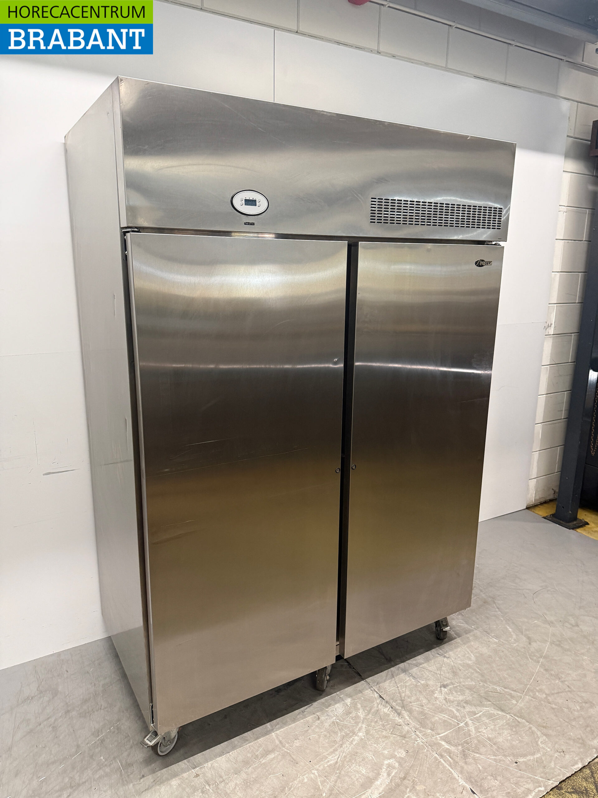 RVS Foster Verrijdbare Dubbeldeurs Vriezer 1350 liter 230V Horeca - Afbeelding 3