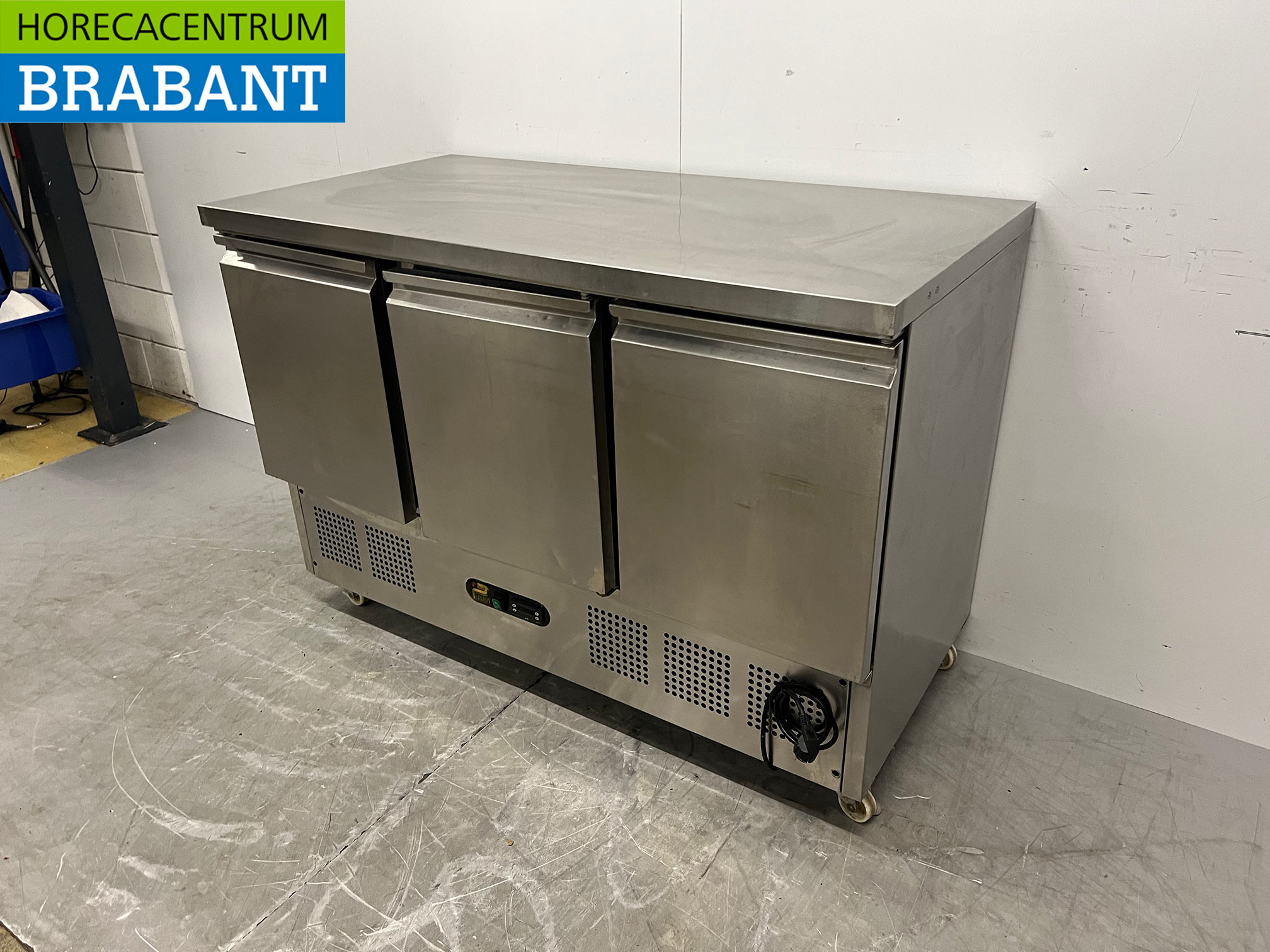 RVS Parry Verrijdbare Koelwerkbank 3 Deuren 137 cm 230V Horeca - Afbeelding 2