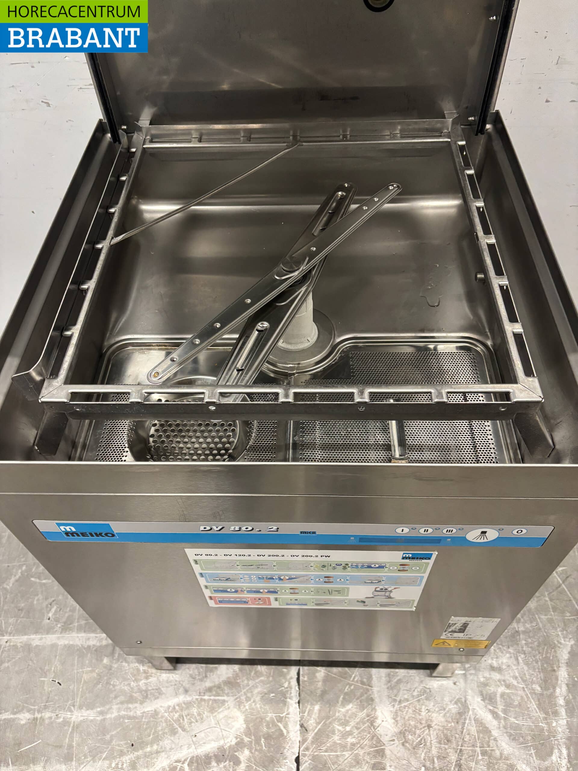 RVS Meiko Doorschuifvaatwasser met afvoerpomp 400V Horeca - Afbeelding 5