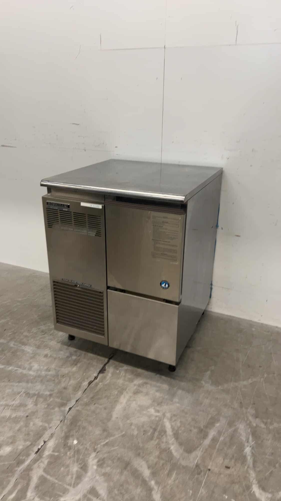 RVS Hoshizaki FM-120DE Schilferijsmachine 120kg p/dag 26kg bunker 230V Horeca