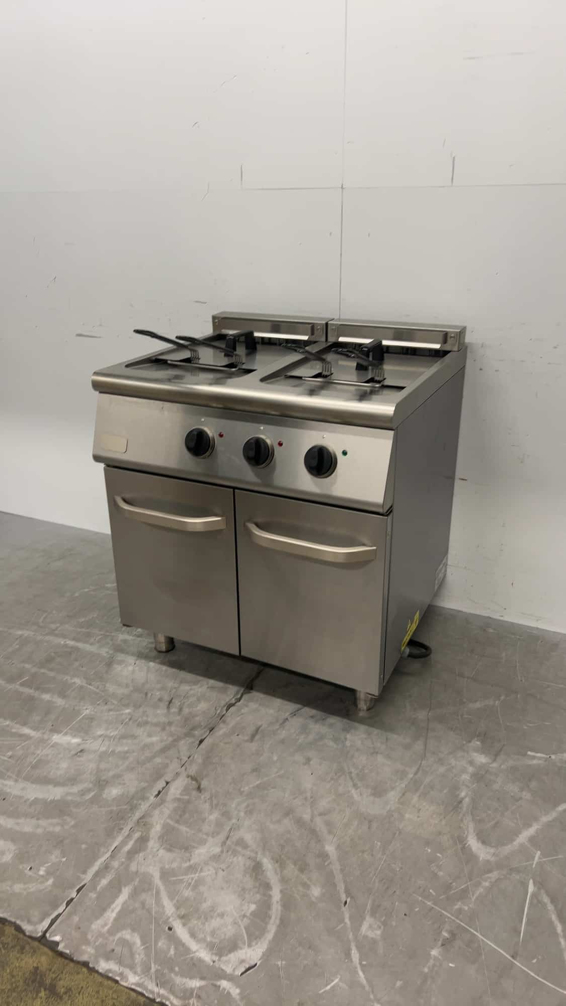 RVS Combisteel 71780525 Friteuse 2 x 18 liter 28 kW 80 x 73.5 x 88 cm 400V Horeca